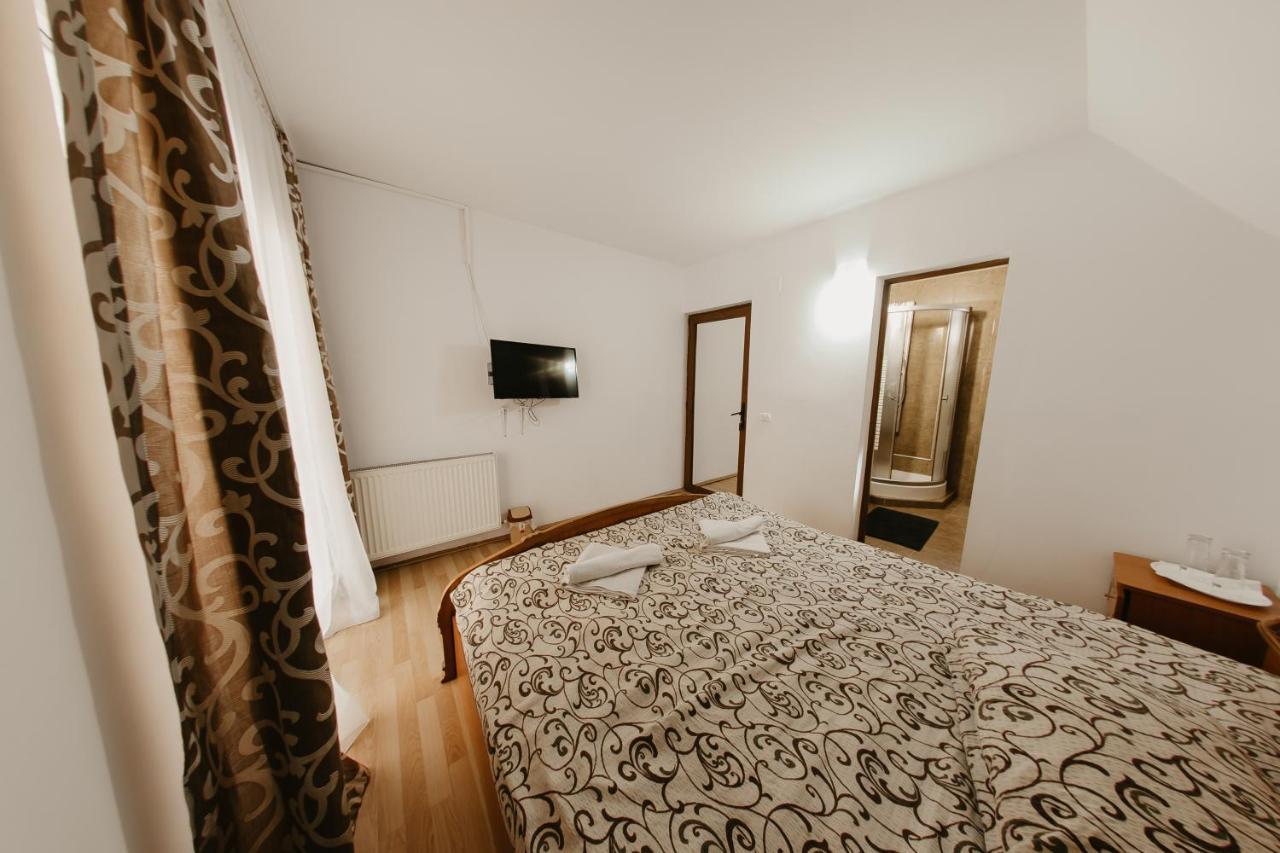 Pensiunea La Sishe Valea Putnei Extérieur photo
